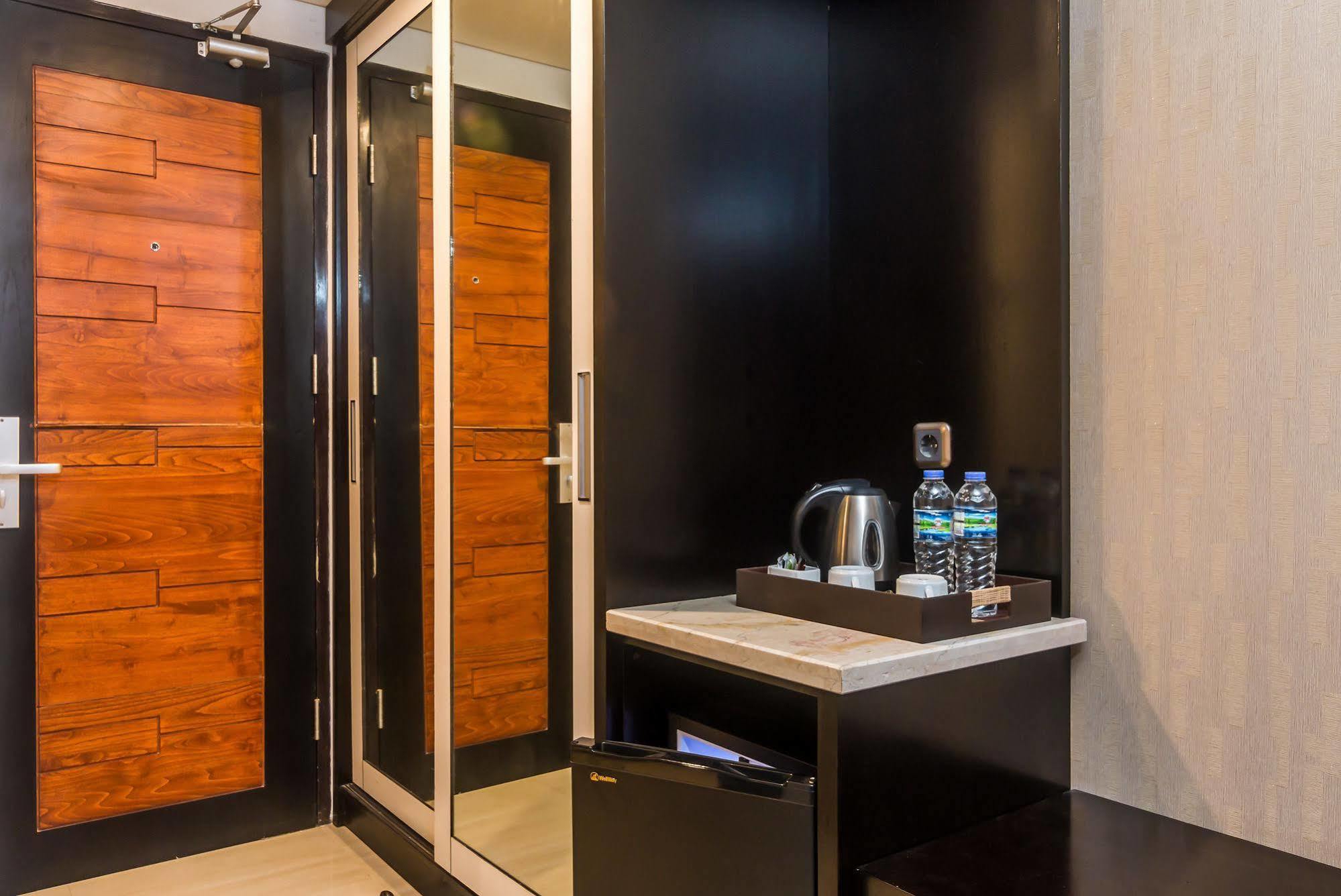 Zen Rooms Denpasar Marlboro 外观 照片